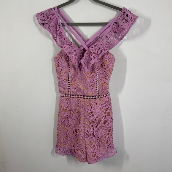 Adelyn Rae Sleeveless Floral Crochet Overlay Nude Lining Lavender Lace Romper XS - Picture 2 of 14